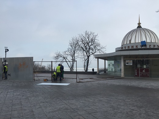 C 31 января для завершения ремонтно-реставрационных работ движение пешеходов по Потёмкинской лестнице будет закрыто до конца апреля